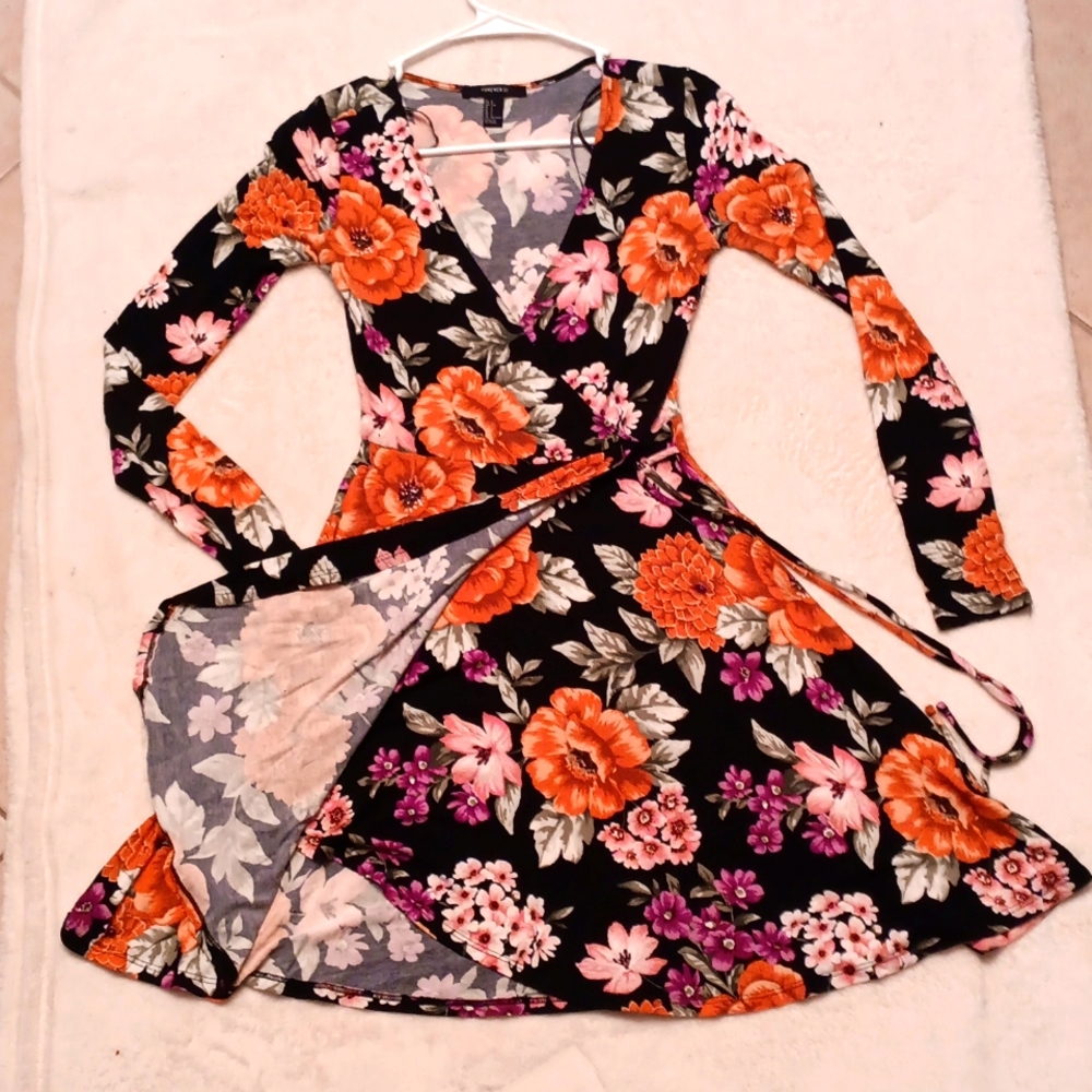 Dress - Picture 2 of 5